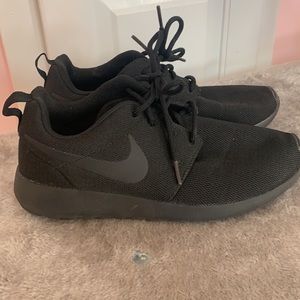 Nike Women's Roshe 1